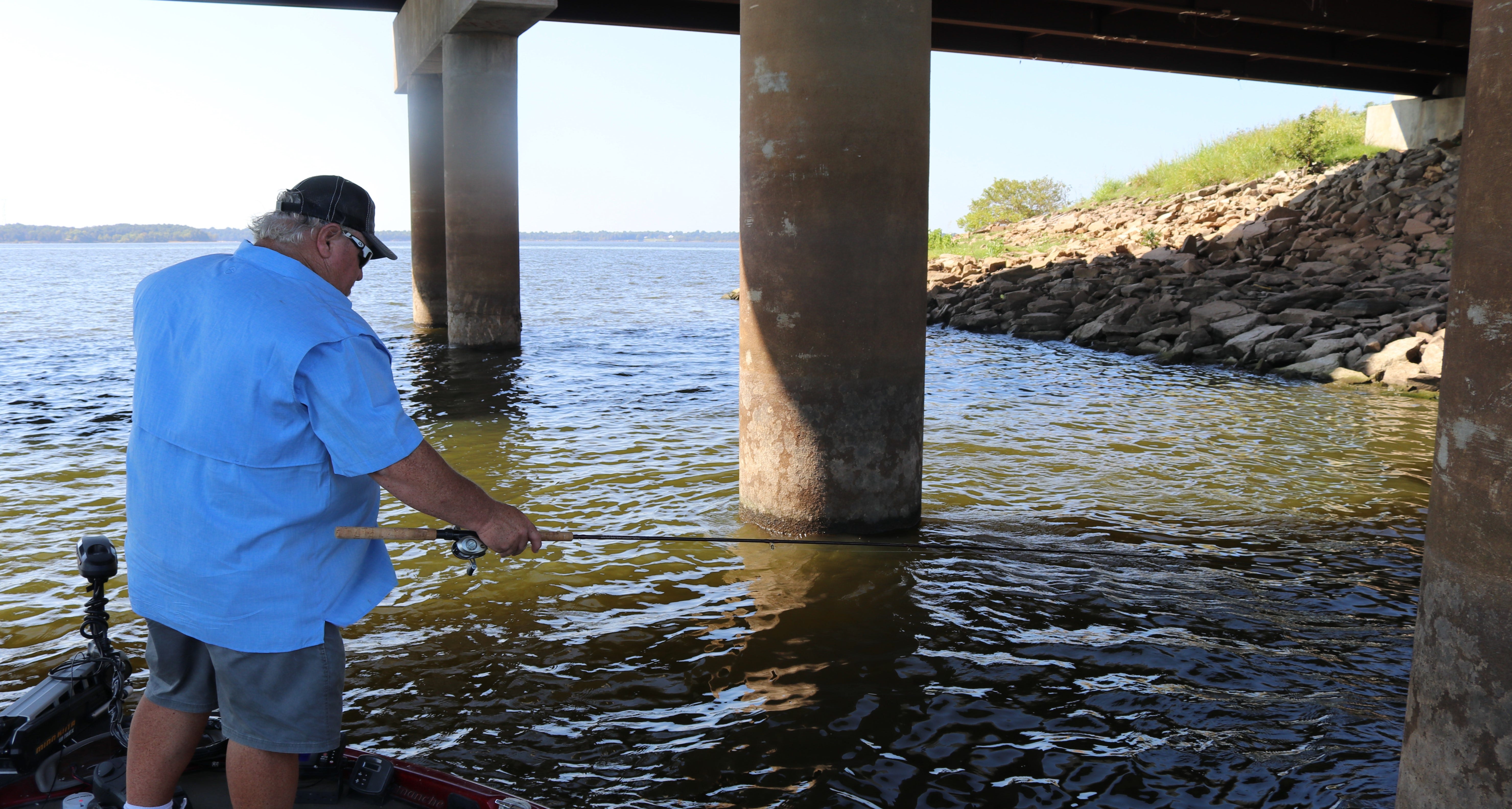 crappie fishing in bridge shade