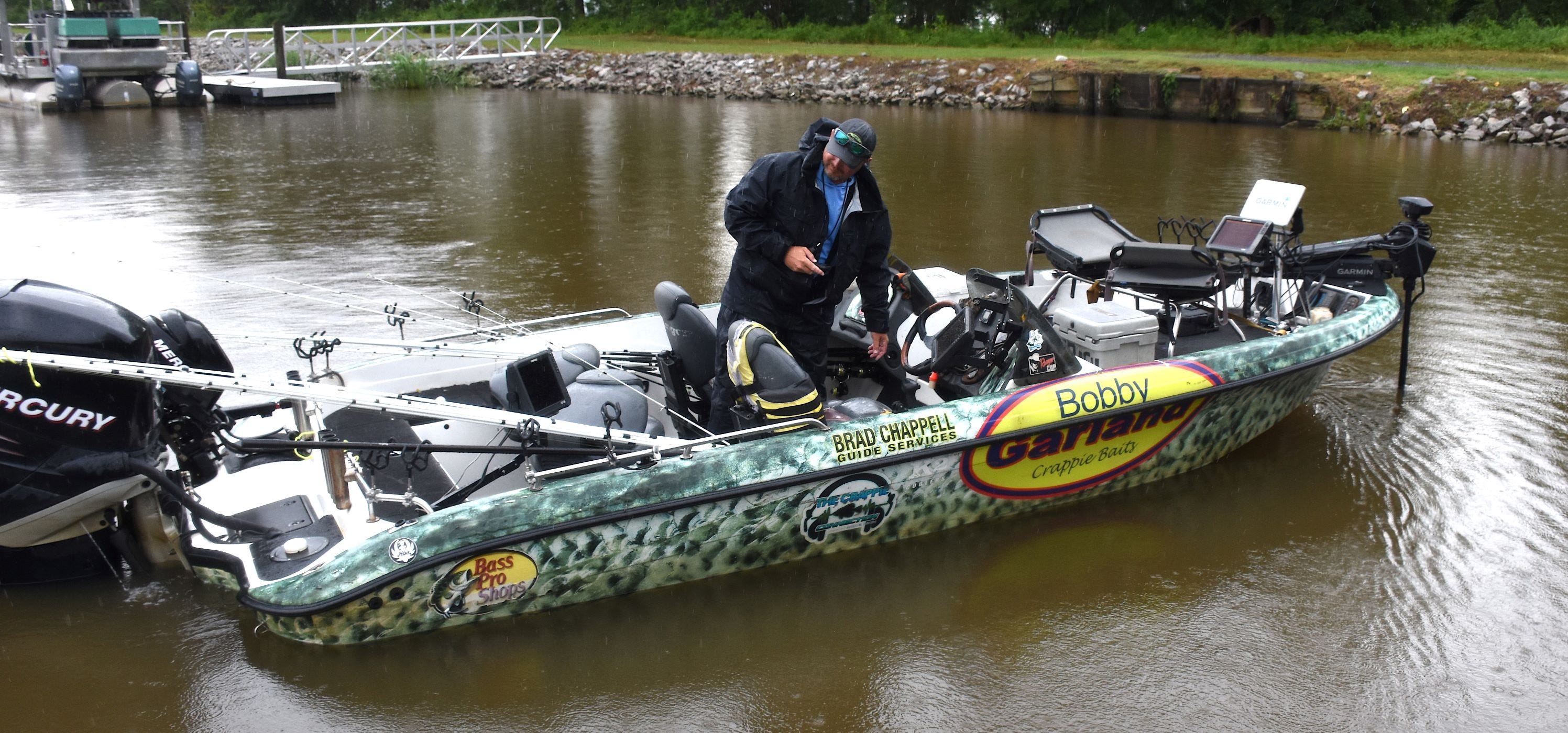 crappie guide boat