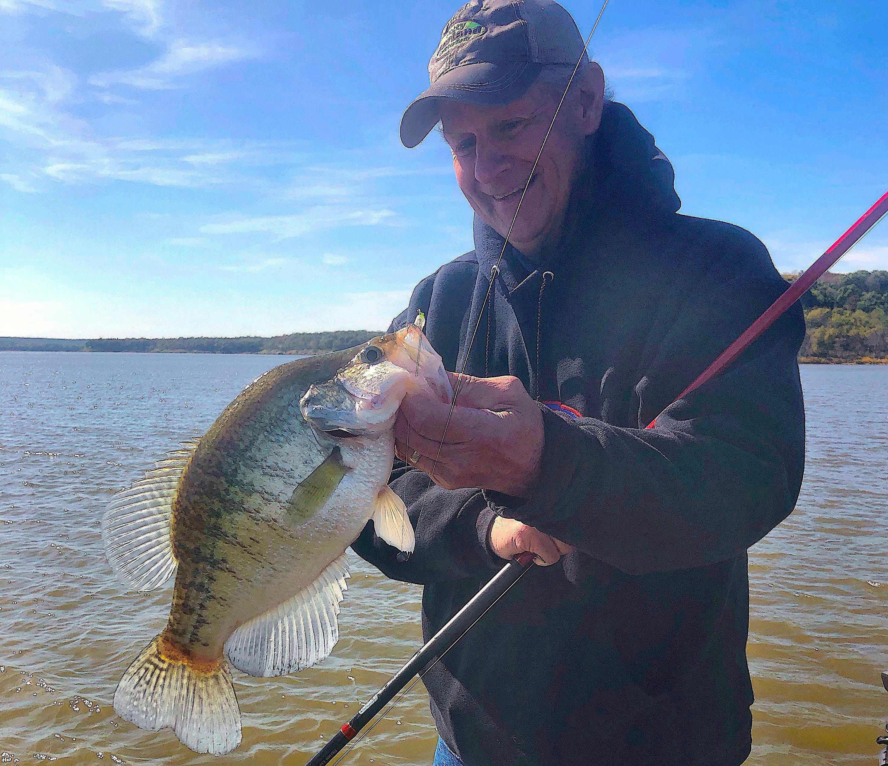 Locating late Fall Crappie (NEW One Piece Crappie Fishing Rod