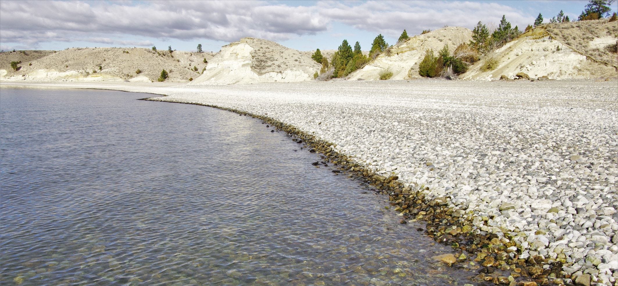 gravel shoreline and lake bottom