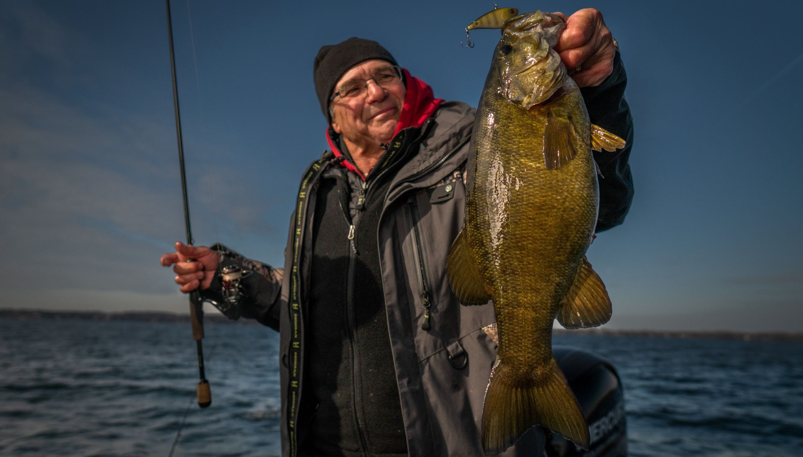 lipless crankbait smallmouth bass